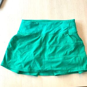 Lululemon Pace Rival Skirt sz 0 Kelly Green